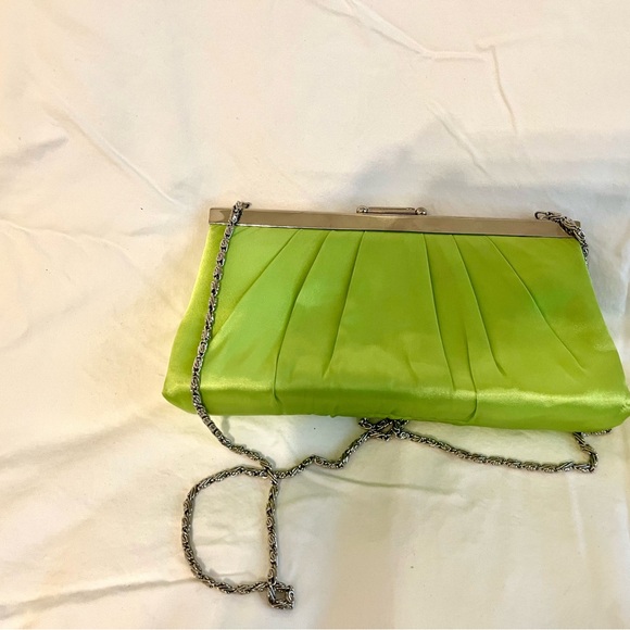🌺Cache lime green Clutch/Purse - Picture 7 of 10